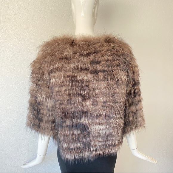 J. Mendel Fur cape - Picture 5 of 9